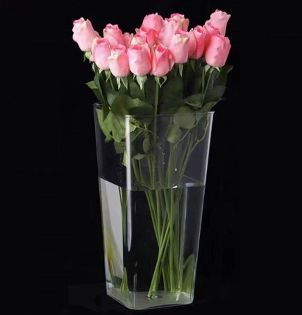 820/3 Ваза акриловая квадратная 19*19*38,5 1/20	