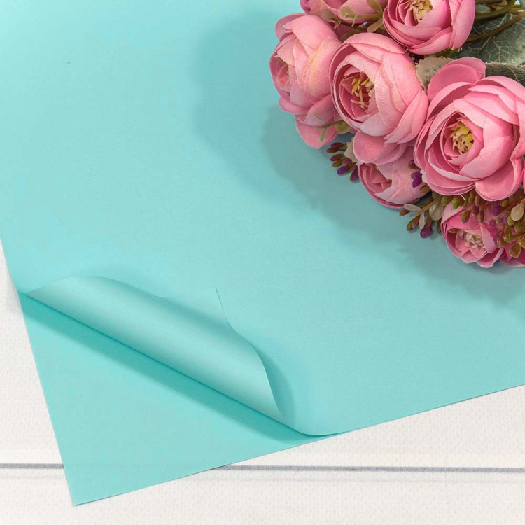 1698/636	Плёнка в листах 55*55 (20 шт.) матовая "Корейская" 55мкм Голубой 1/60